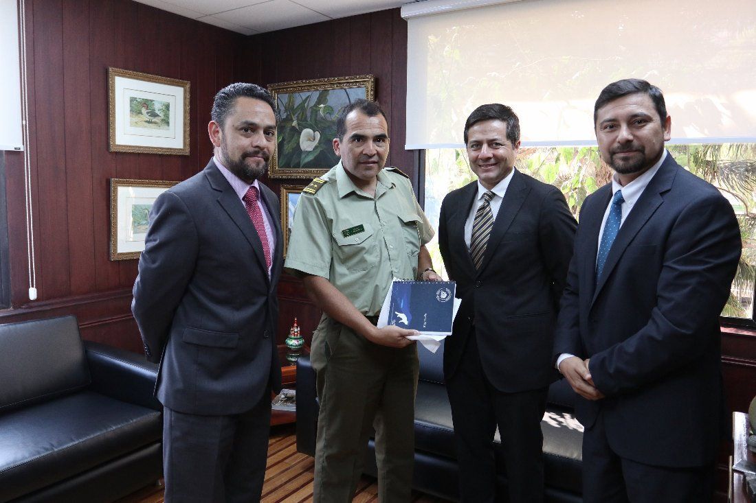 Jefe de la Segunda Zona de Carabineros recibe saludo de Ministros del 1TA